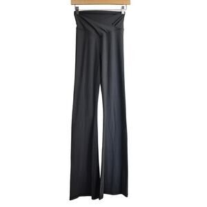 Aerie Offline Real me high Waisted Crossover Flare Leggings. size M Long